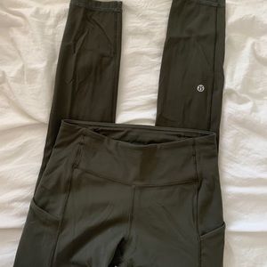 Speed up tight lululemon leggings size 4